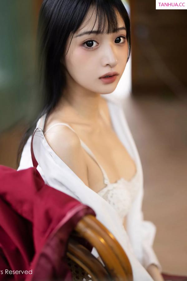   [XiuRen]高清写真图 2025.04.29 No.10215 茂木希子 性感红裙第29张图片